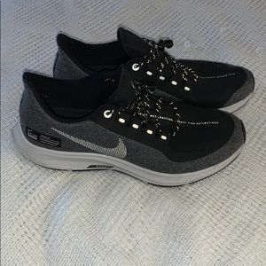 NIKE Air Zoom Pegasus 35